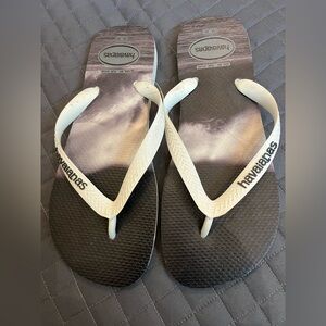 Havaianas sandals NEW, size 8M (euro 41/42), Flip Flops